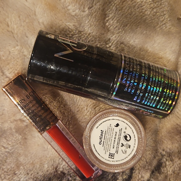 SEALED Makeup Set - Picture 2 of 3